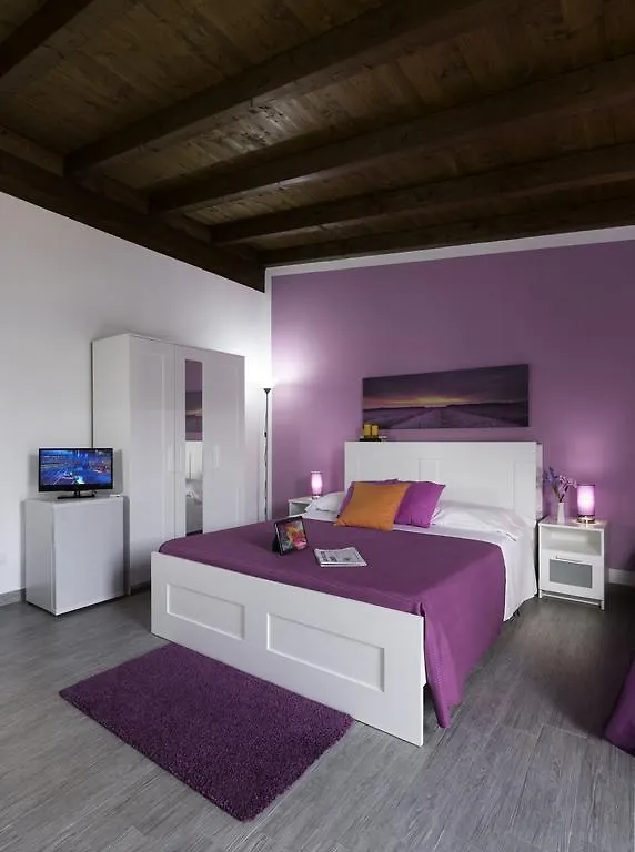 Arricàmpati Family Apartment&Rooms Carini Casa vacanze
