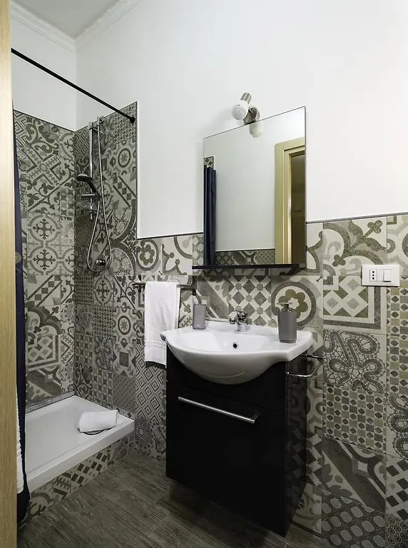 Arricàmpati Family Apartment&Rooms Carini Casa vacanze