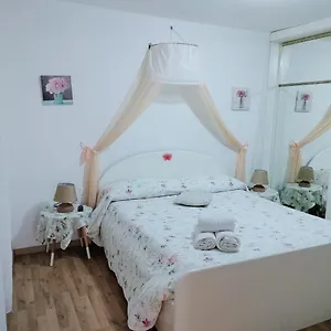 https://controvento-apartament-ii.hotelitalianriviera.com